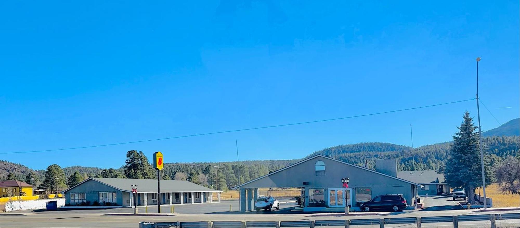 Super 8 By Wyndham Williams West Route 66 - Grand Canyon Area Eksteriør billede